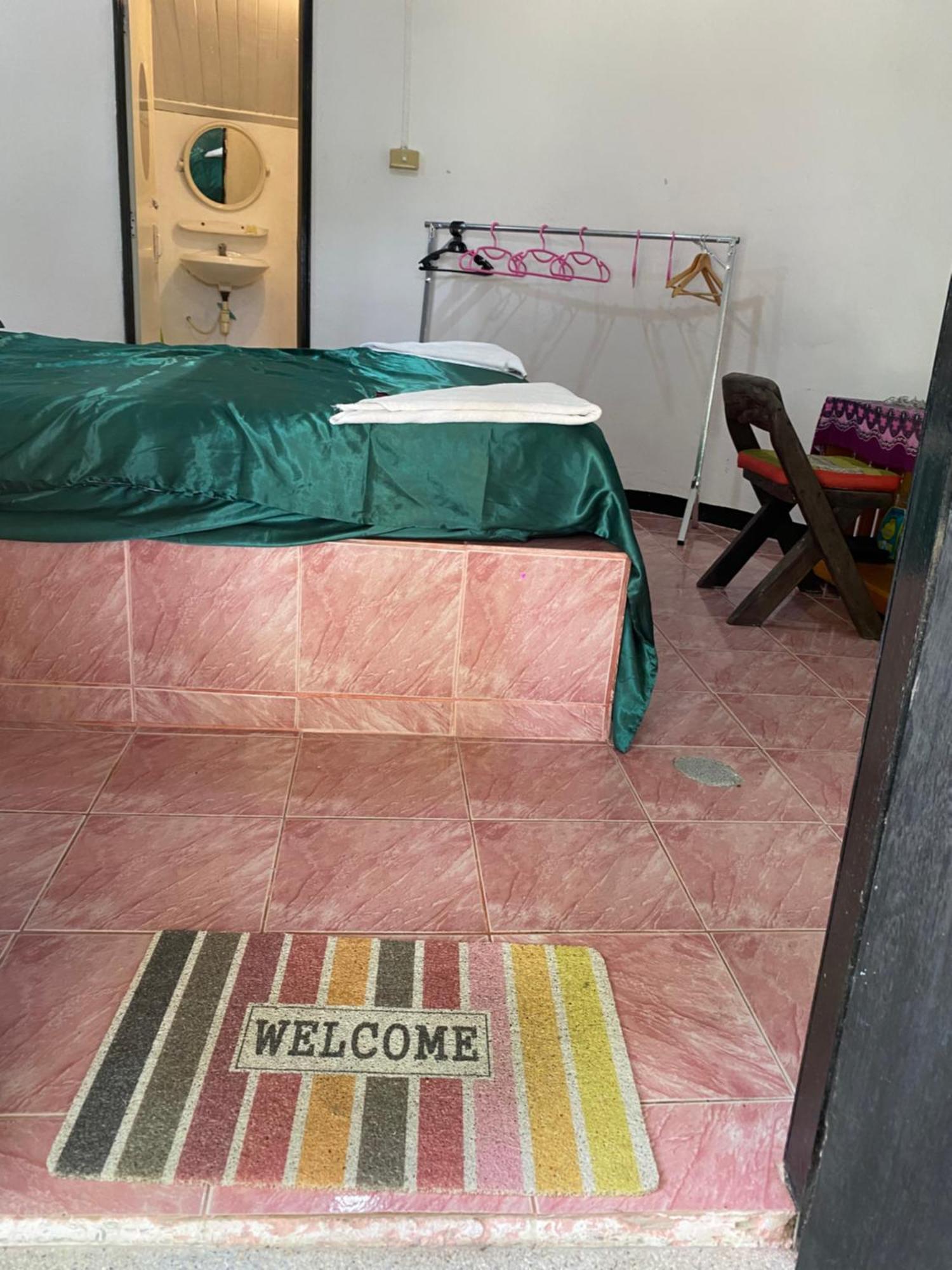 Hutofhappiness Apartment Thongsala Exterior foto